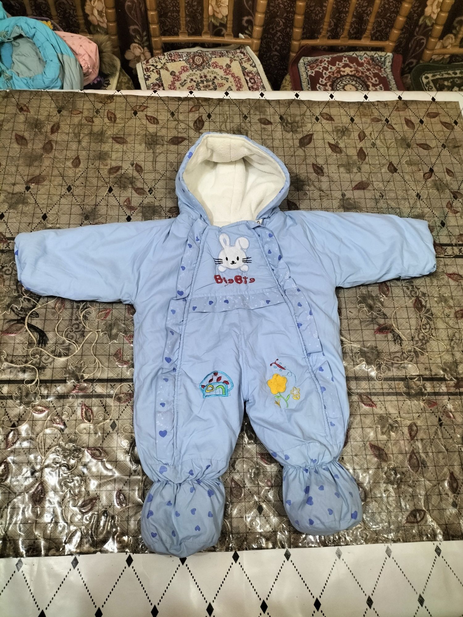 Продам детский камбинизоны зимнний,осенние-весенние.