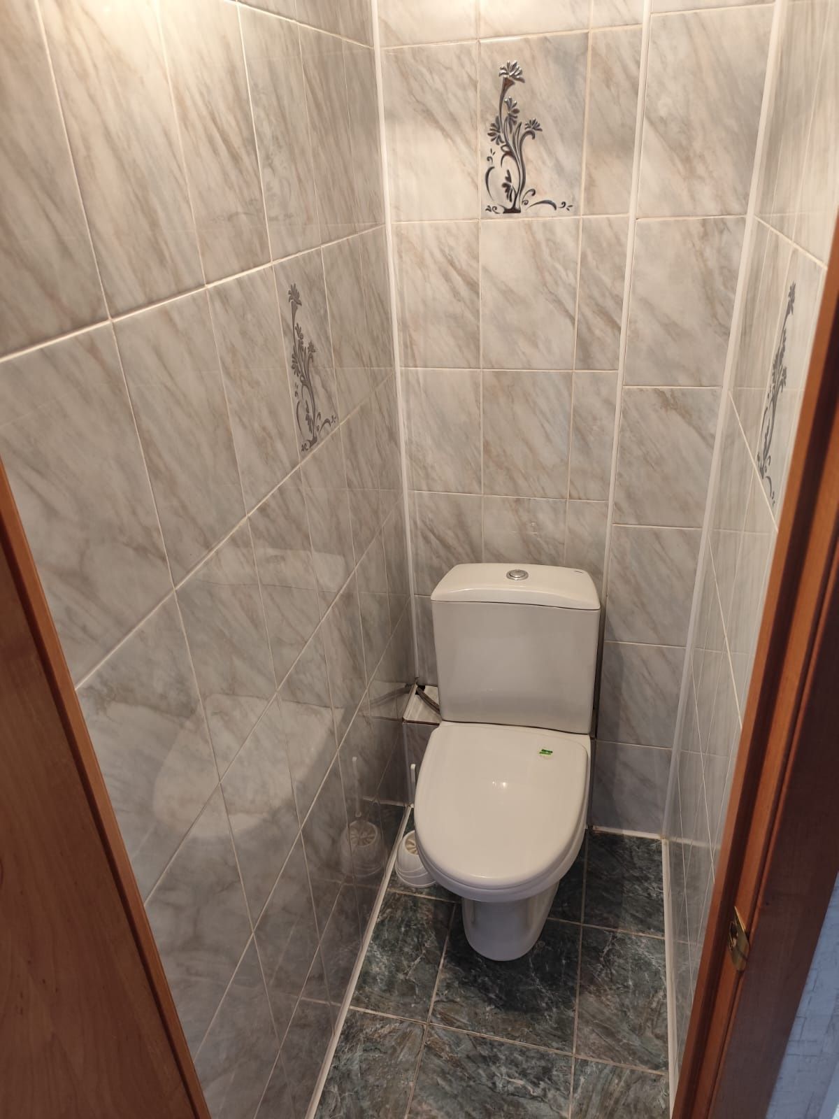 Продам  2х ком. квартиру . 4 этаж из 5 .47.9 КВ.м  , кухня 6.2