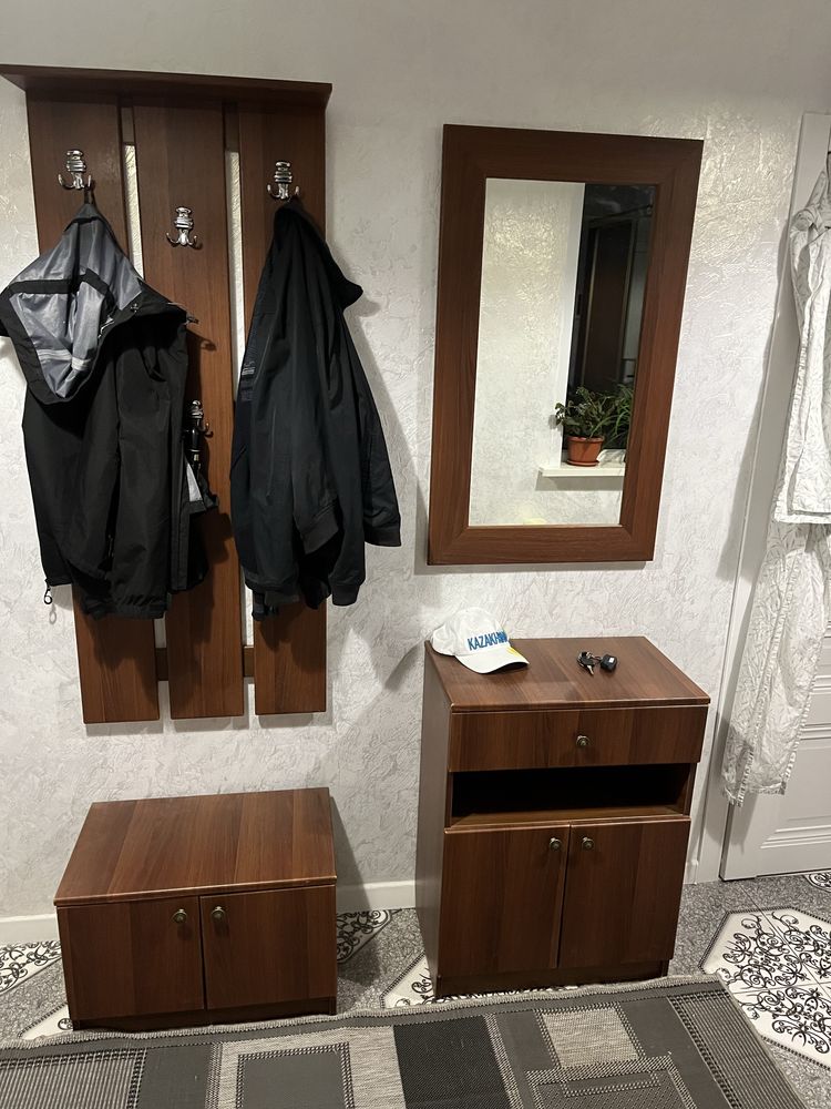 продам шкаф в прихожую