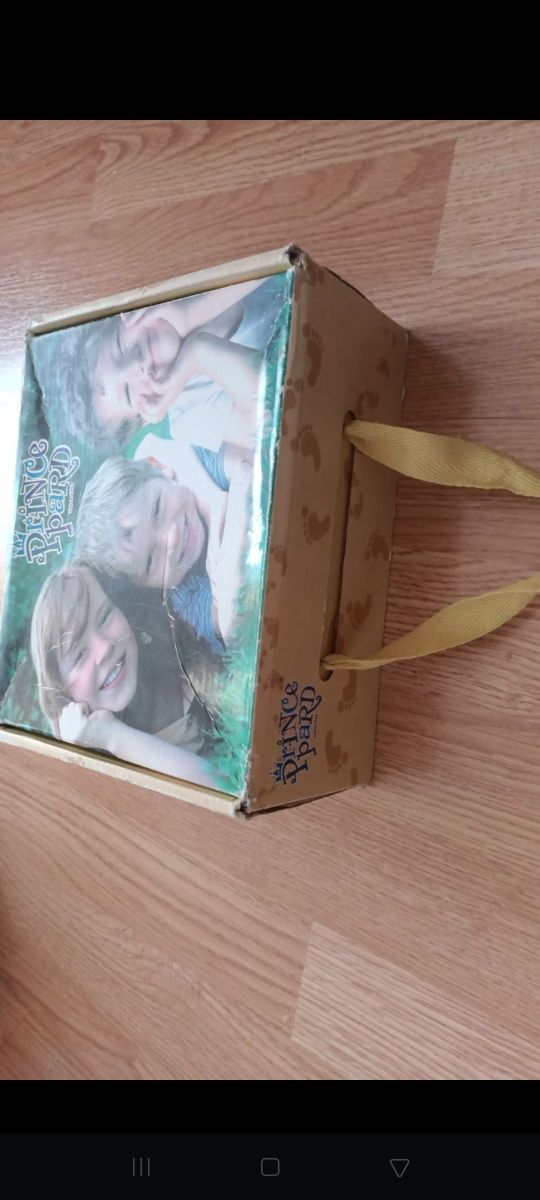 Продам детские ботинки