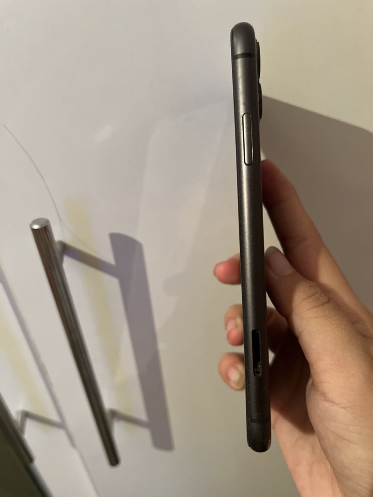 iPhone 11 64GB, Face ID жоқ, артқы жағы сынған