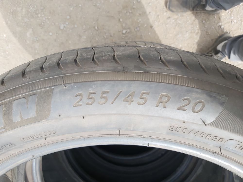 Шины  255/45/20 Мишлен  как новый