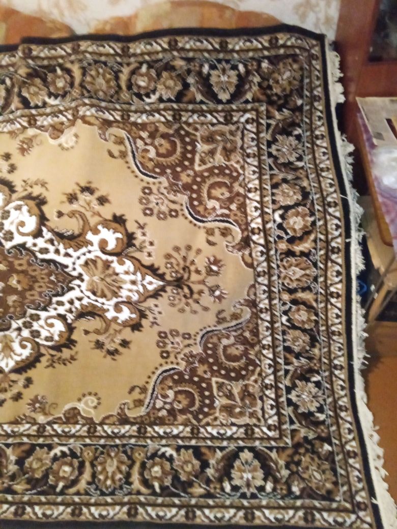 Продам красивый ковер 2/3м, производство Бельгия.