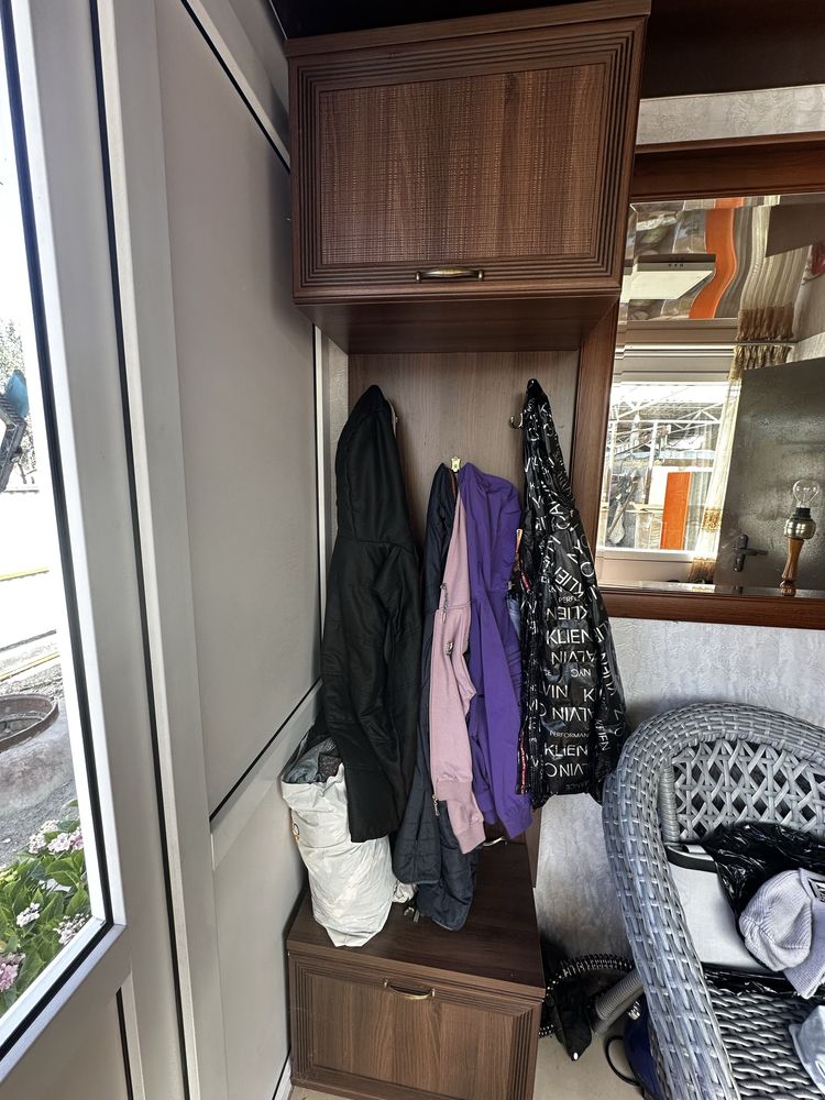 Продам прихожую 3 части