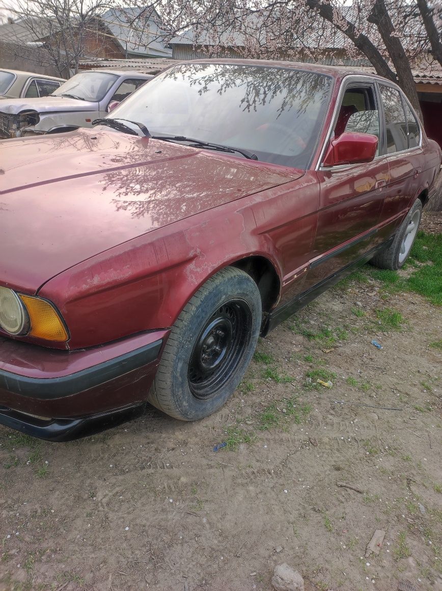 Продам БМВ Е34 срочно