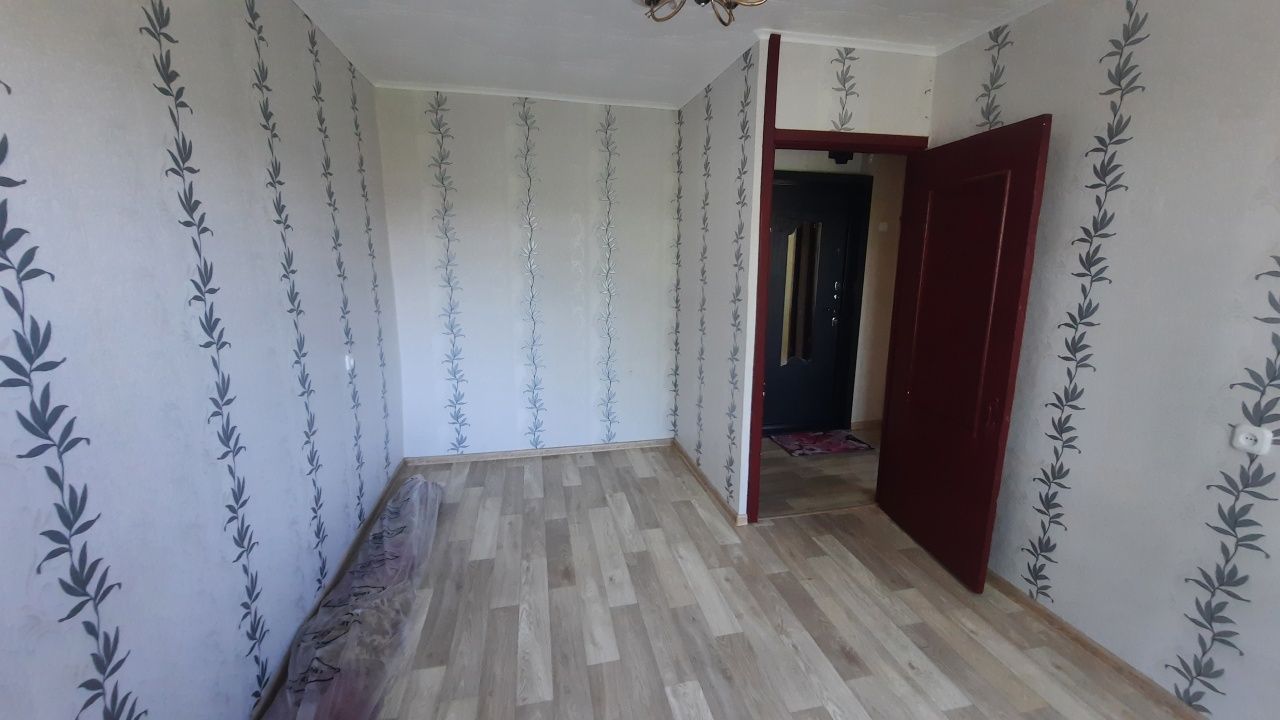 Продам 1 комнатную квартиру( малосемейка),Корчагина 106