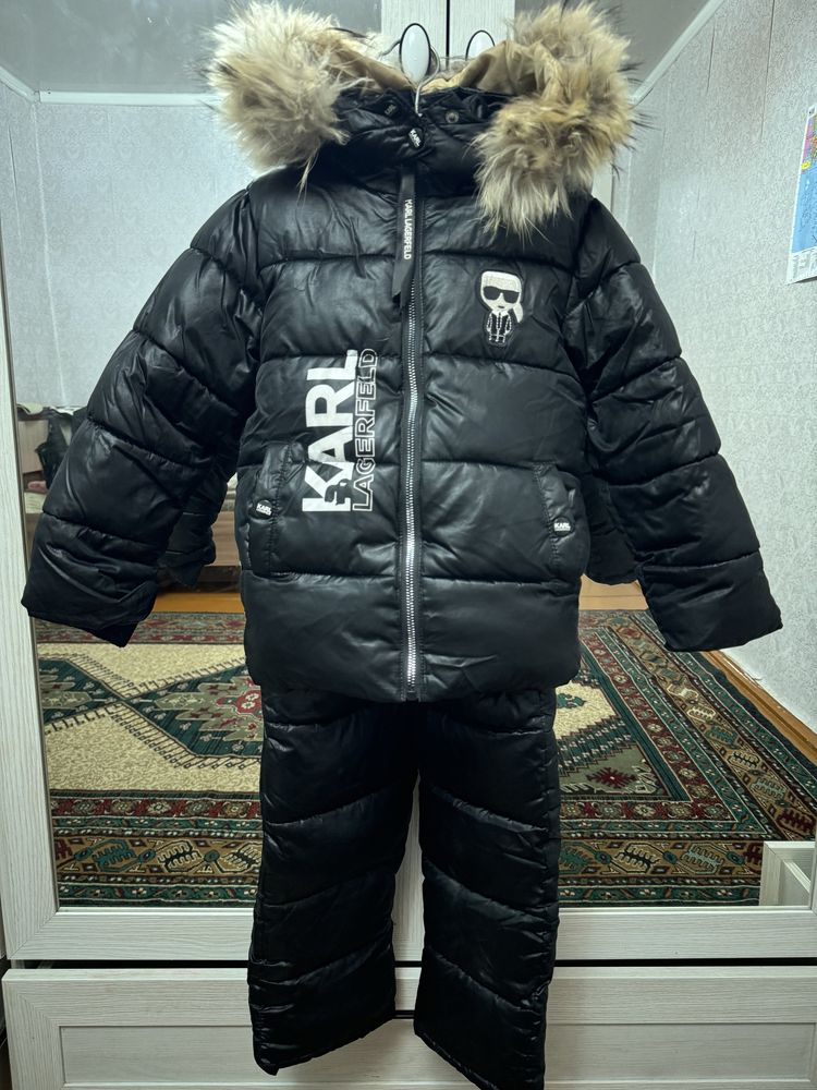 Продам зимний комбенизон р 98 на 2-3 года