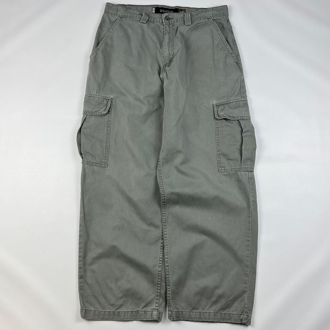 Levis sliver tab cargo
(33/30)
длина 100см
ширина ремня 42
ширина выхо
