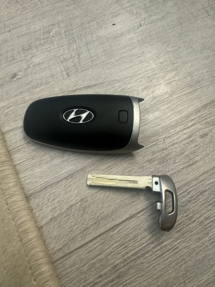 Продам оригинальный ключ от hundai sonata