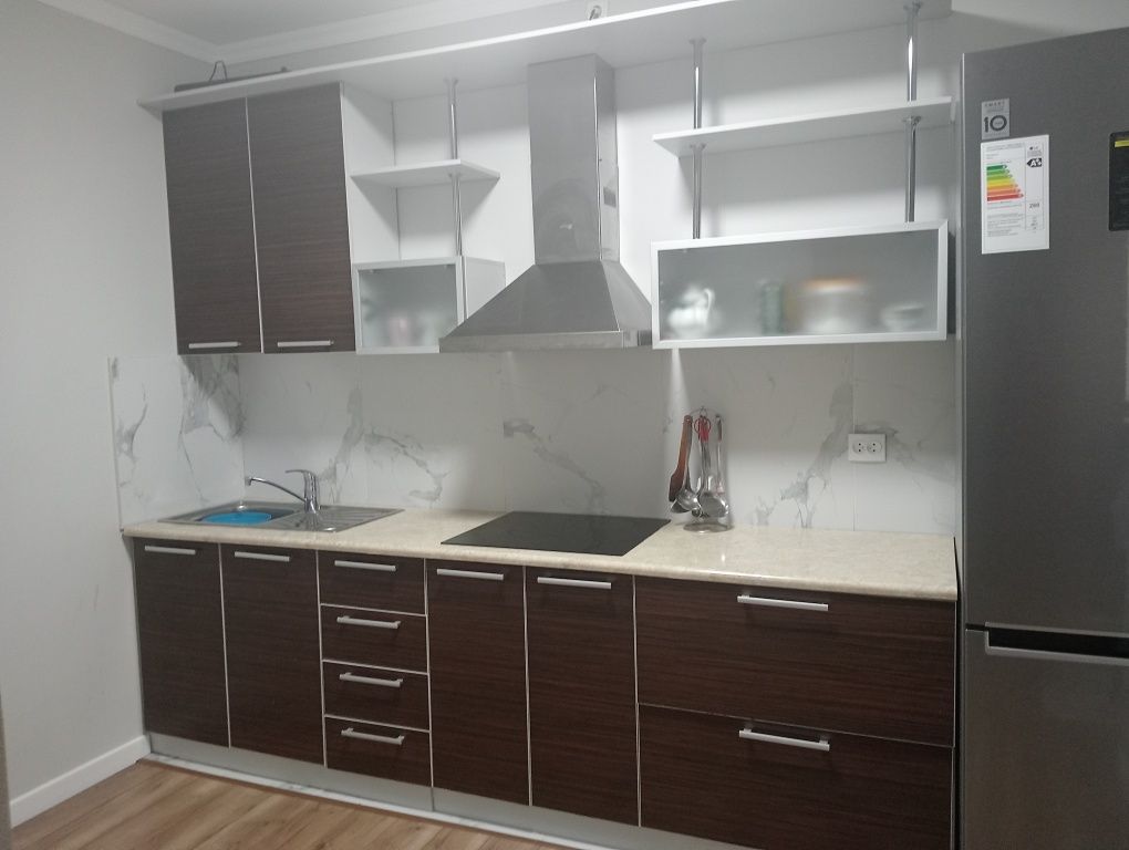 Кухний гарнитур сатылады