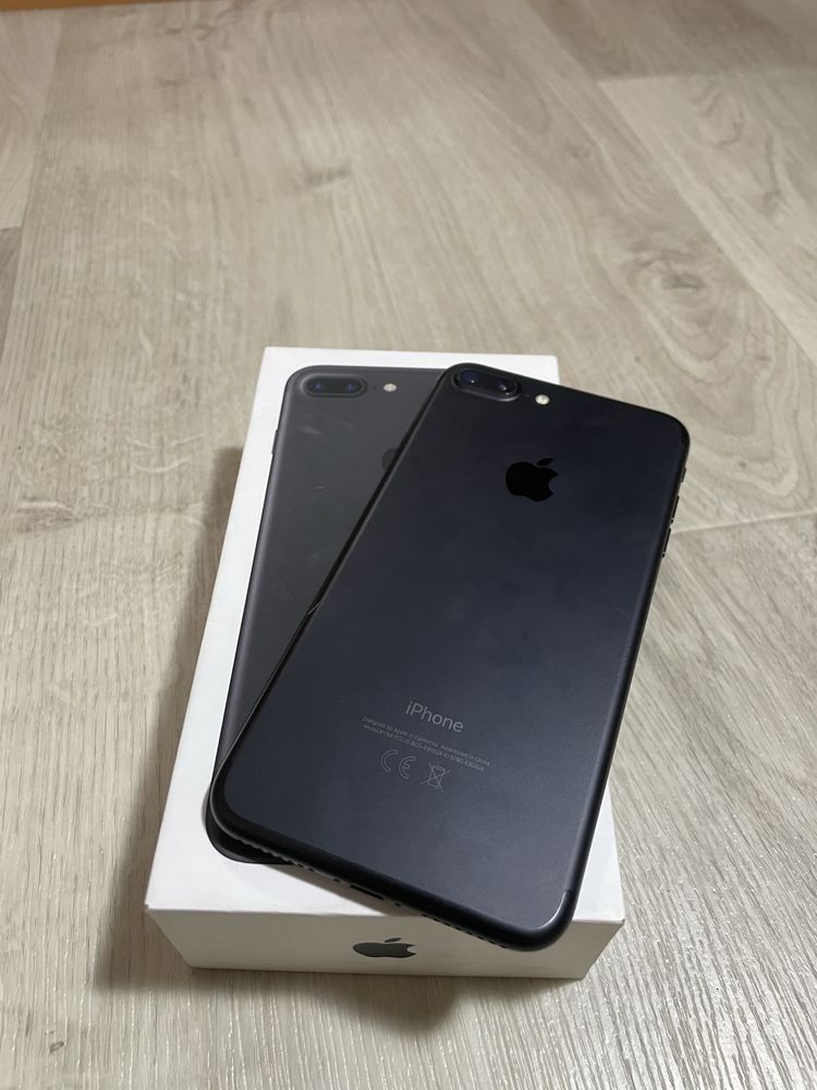 Айфон 7+ идеальном состоянии