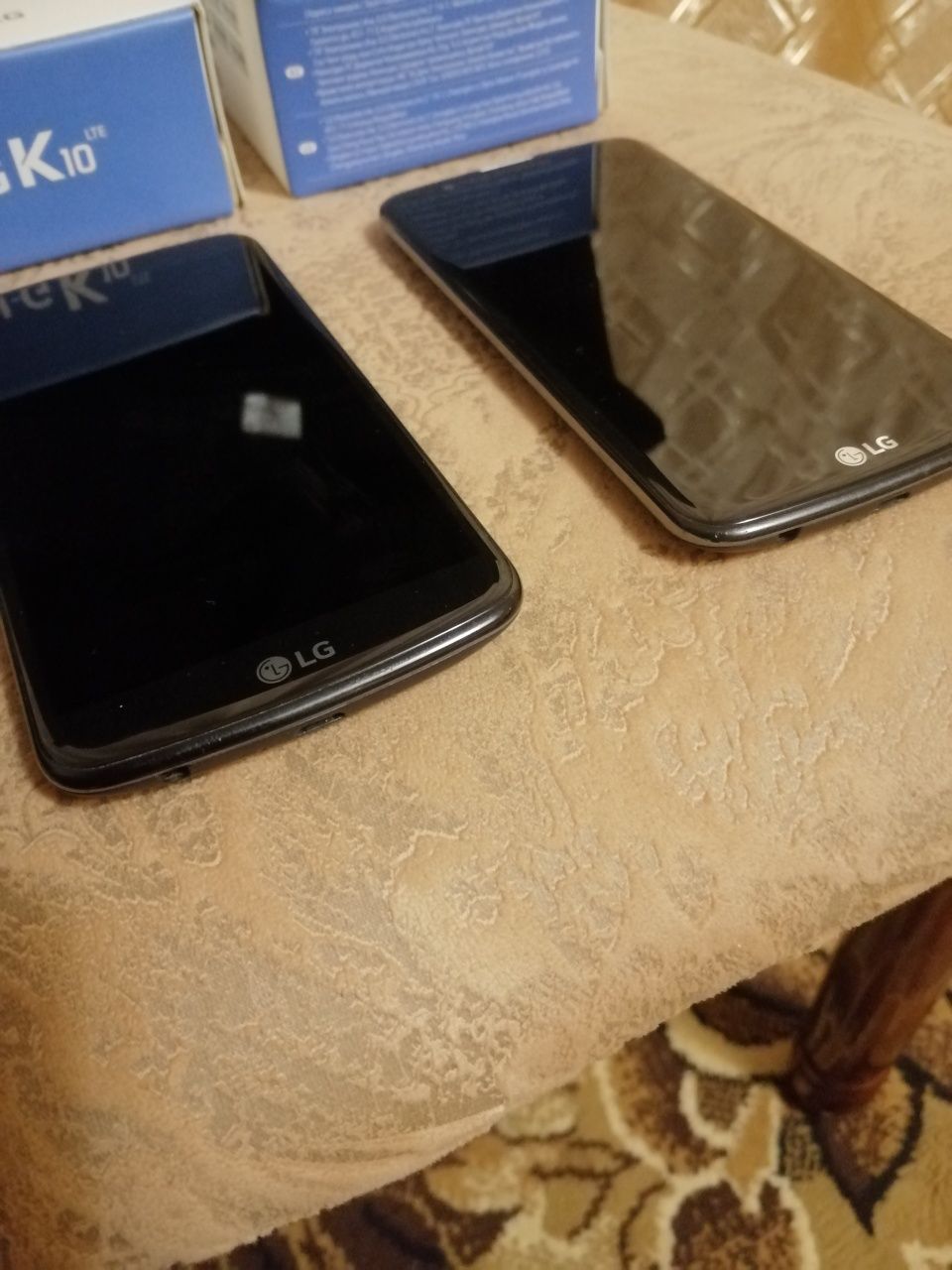 Продаются 2 телефона LG K10
