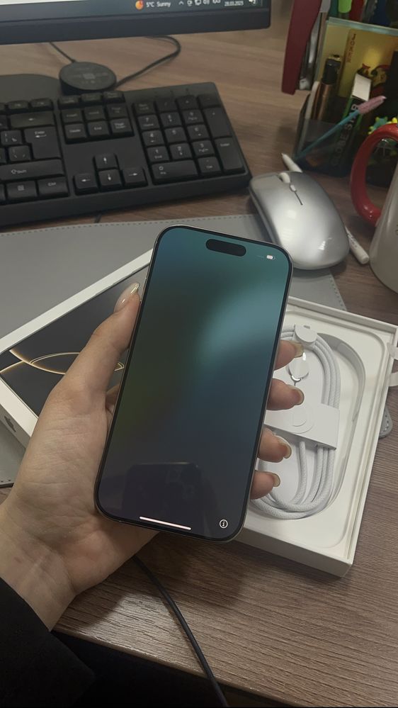 СРОЧНО ПРОДАМ Iphone 16 pro
