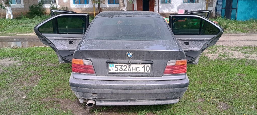 Продам авто БМВ е36  в хорошем состоянии