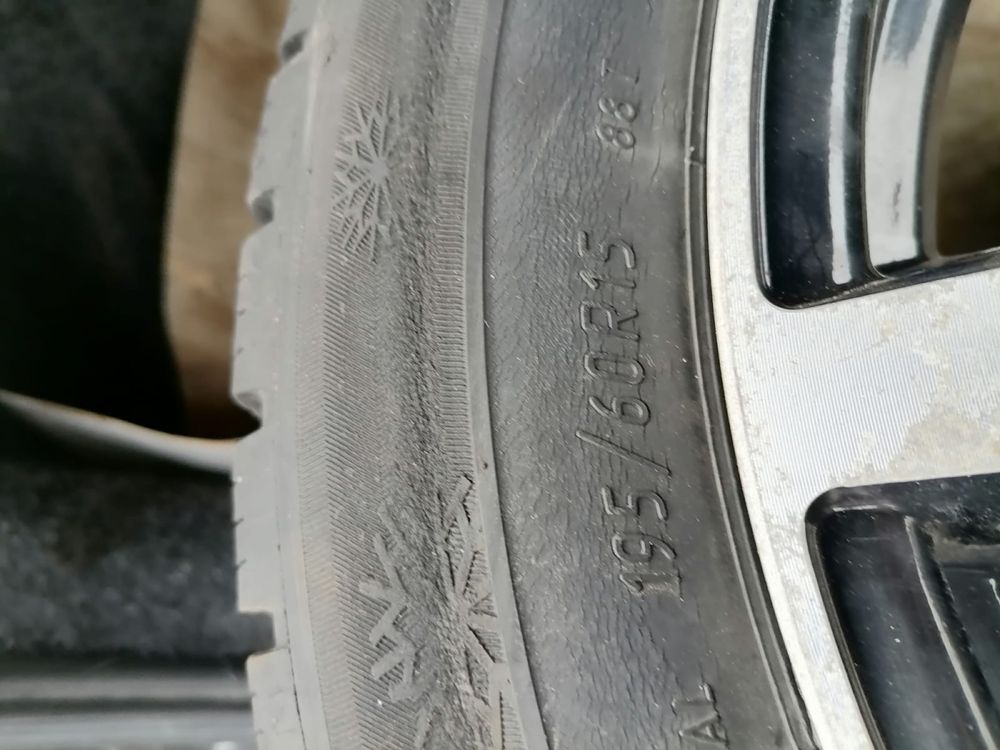 Зимняя Резина с дисками на Vw поло 3 штуки