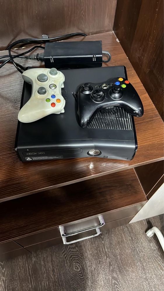 Продам XBOX 360