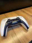 Джойстик на Playstation 5 в идеальном состоянии