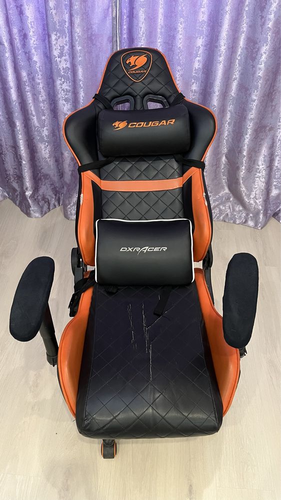 Игровое кресло cougar в среднем состоянии