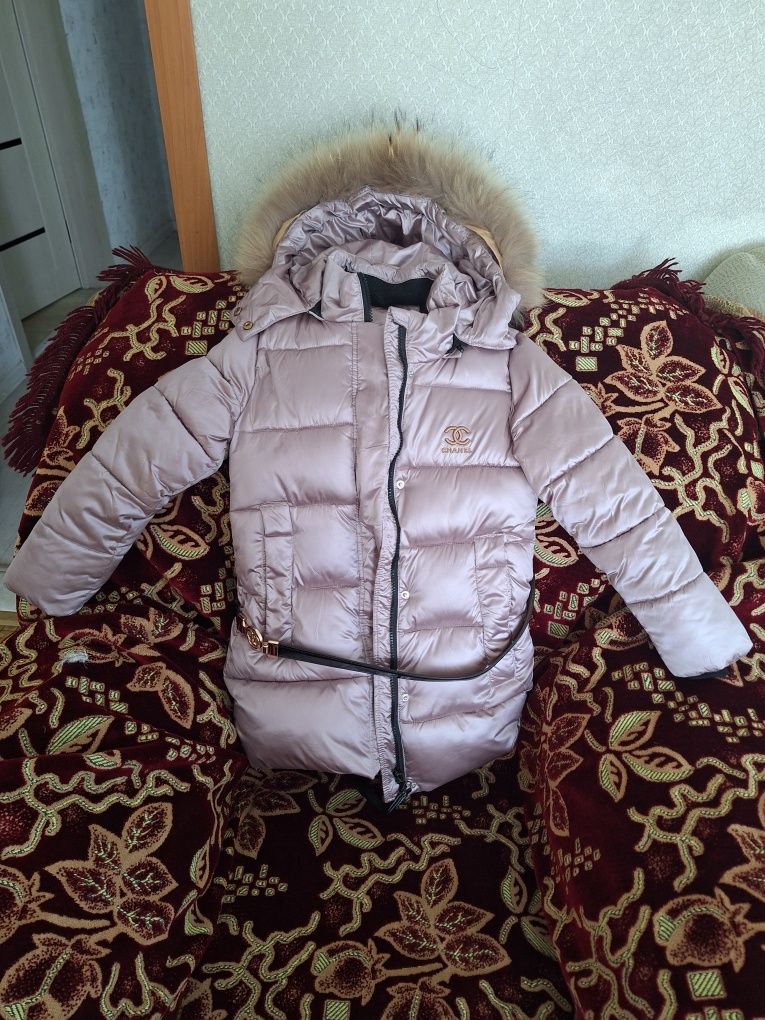 Продам пуховик на девочку