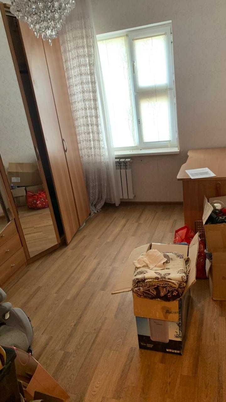 Продается 4-ком. квартира на 2 этаже на берегу моря