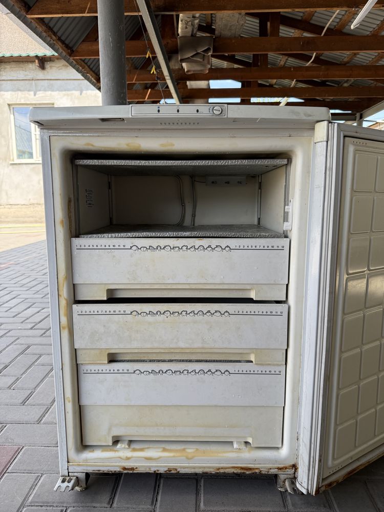 Продается Морозильник