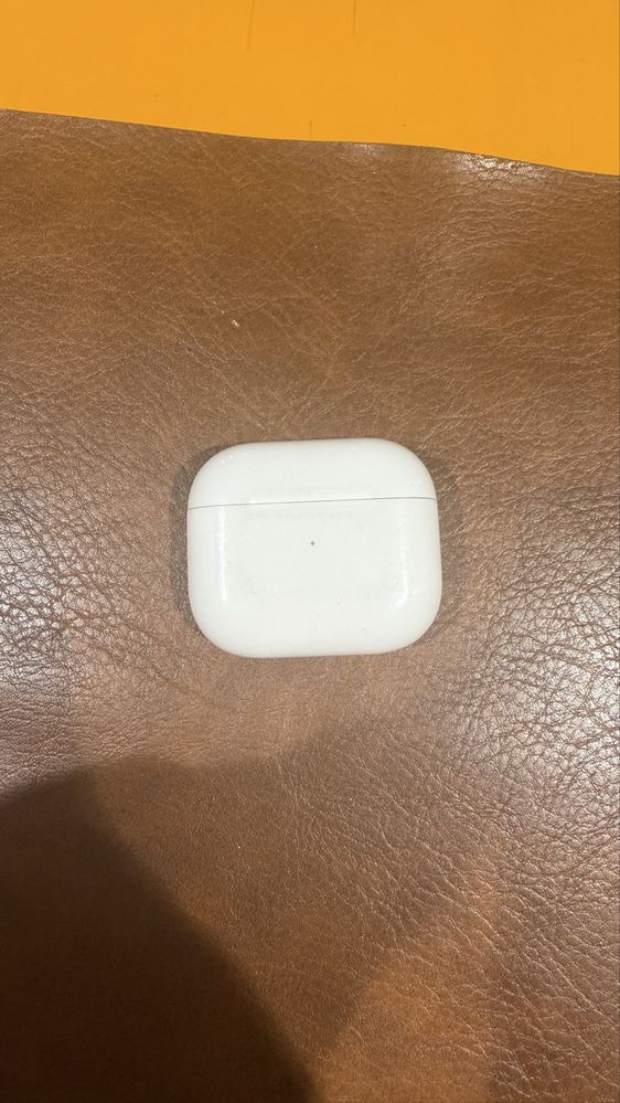 Продаю Airpods 3