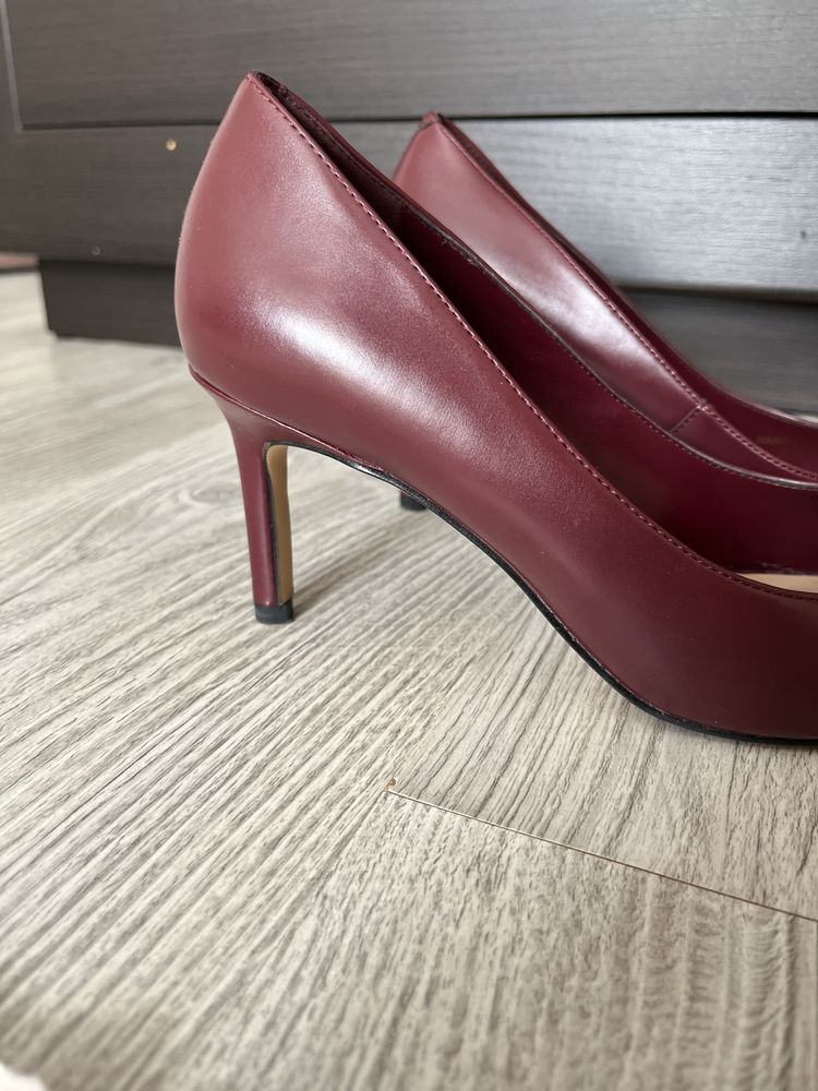 Туфли Charles and Keith