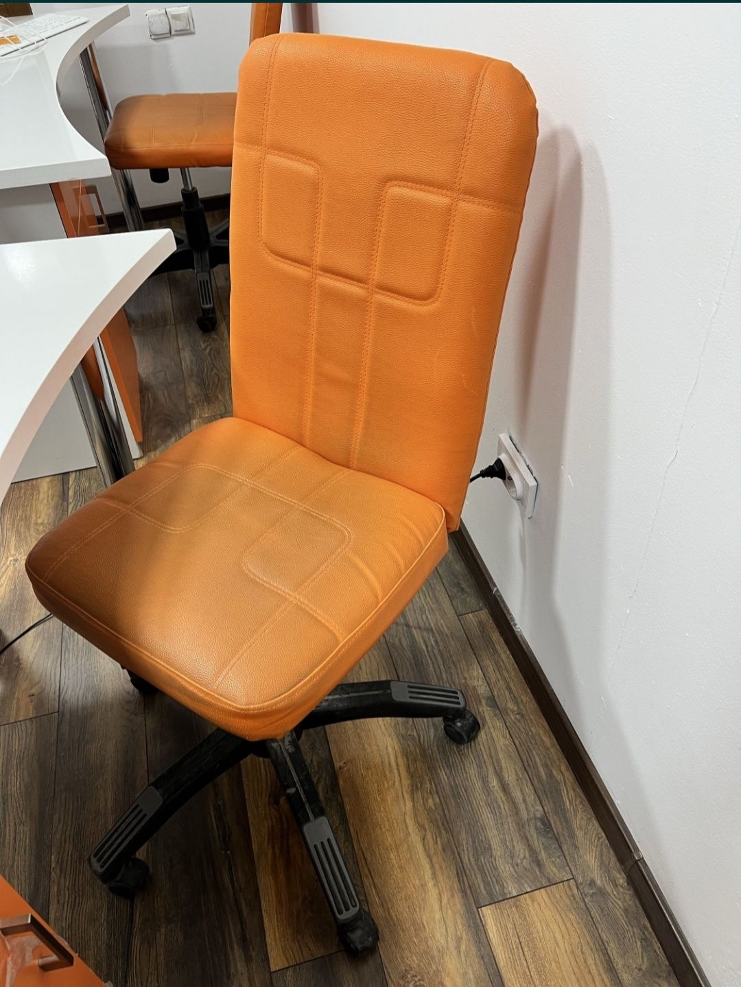 Продам офисную мебель