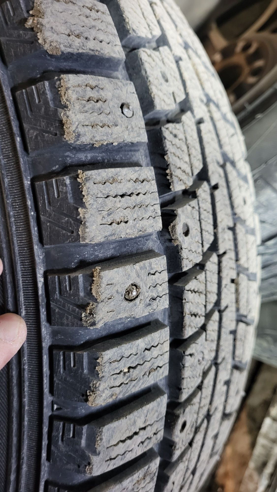 Зимние шины и диски в комплекте 225/55 R18