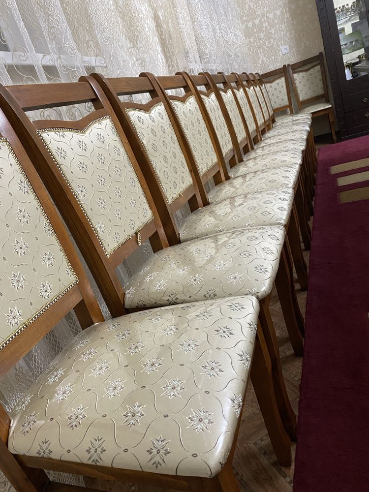 Продам стол и стулья 12 шт