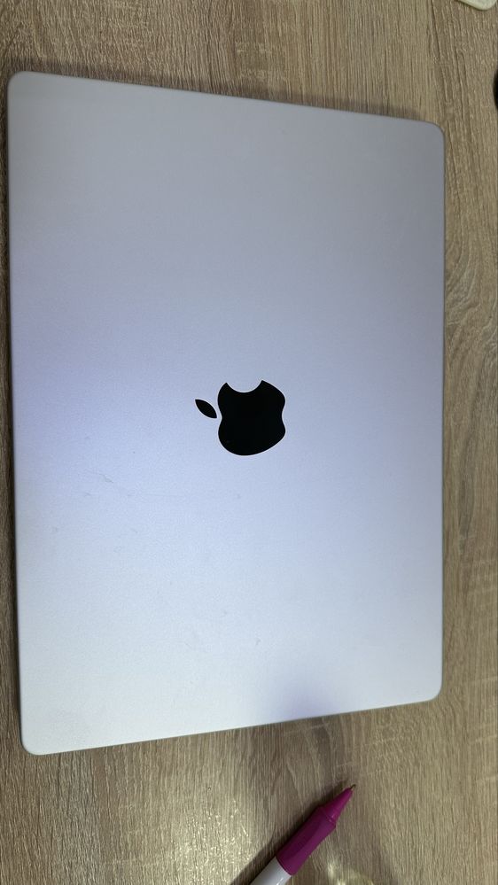 Macbook pro 14, 18Gb memory,1TB ssd