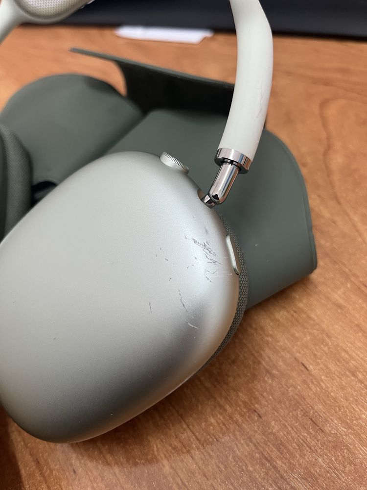 AirPods Max зеленый