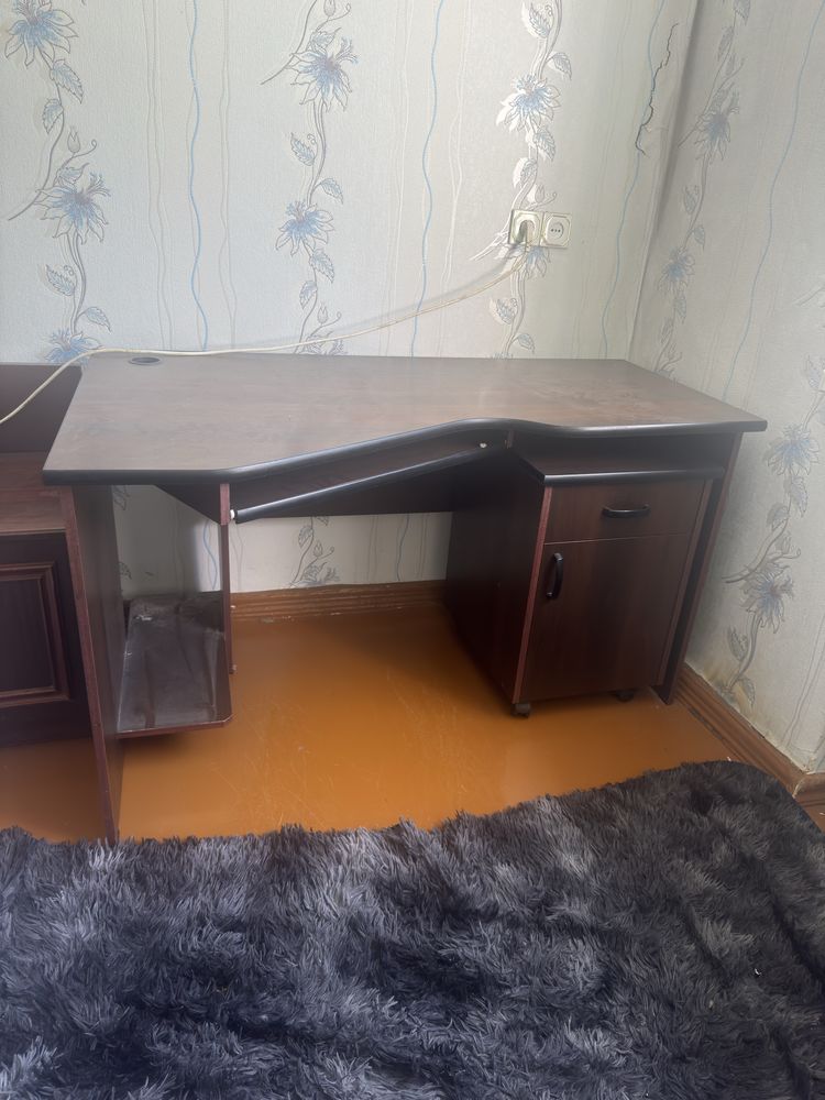 Шкафы ,компьютерный стол