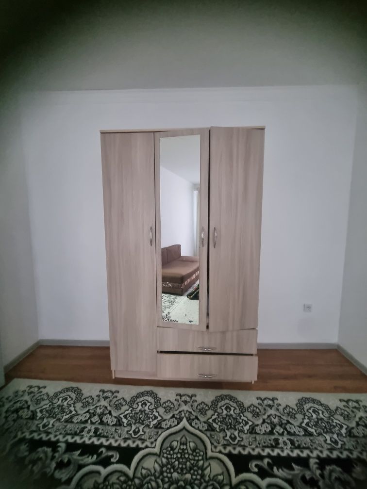 Продам шкаф в отличном  состояние