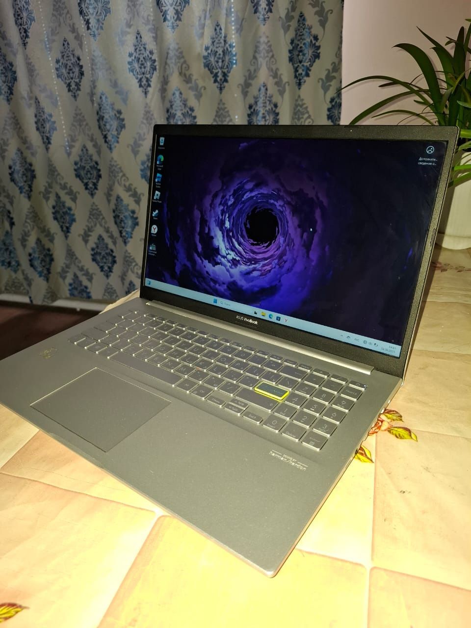 Продам ноутбук ASUS vivobook
