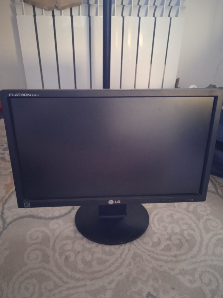 Монитор LG Flatton E1911