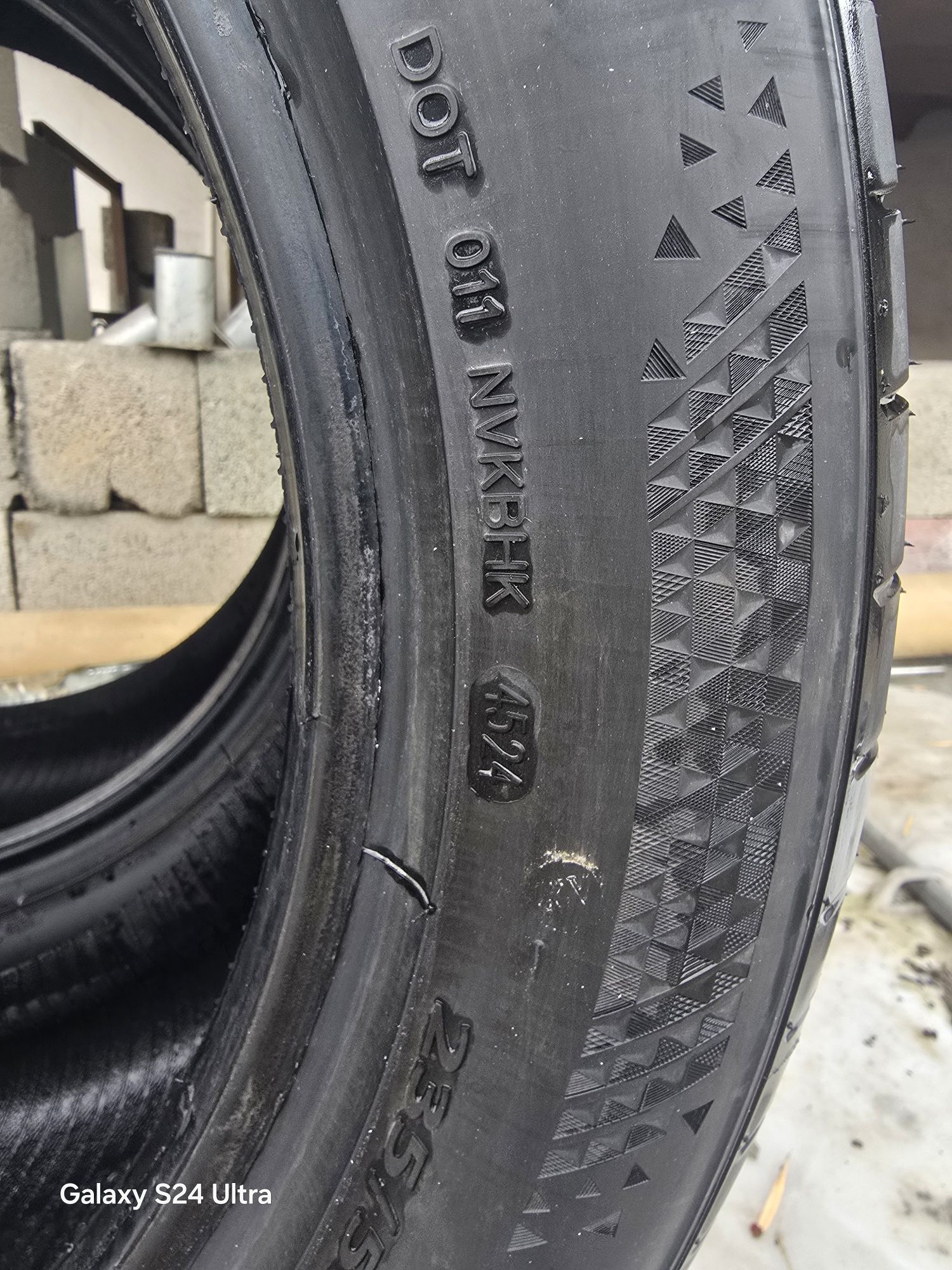 Продам Шины капсен 235/50/17 размер