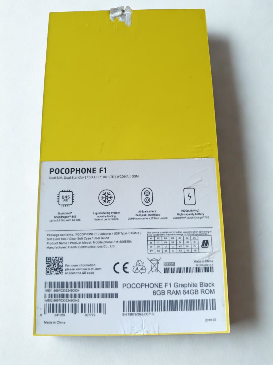 Телефон Pocophone F1