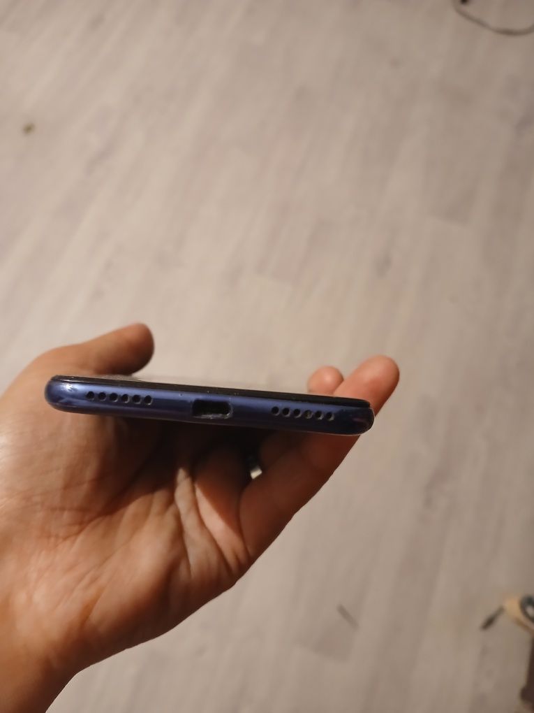Продам телефон хуавей у16