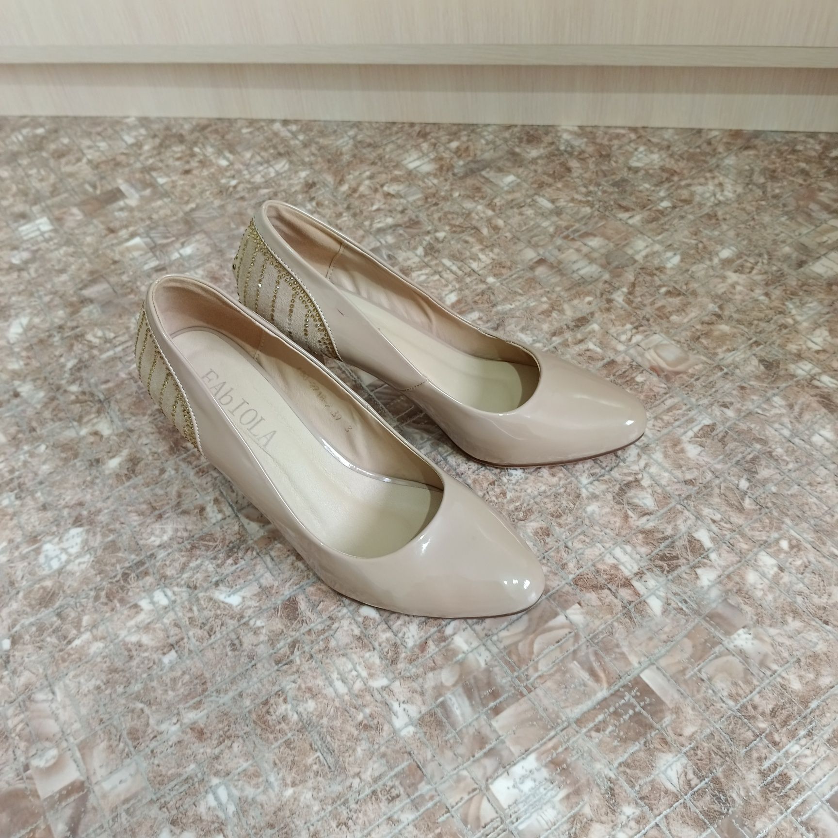 Продам туфли 39 размера