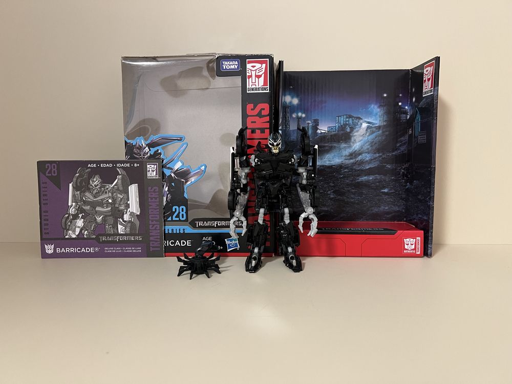 Barricade studio series оригинал
