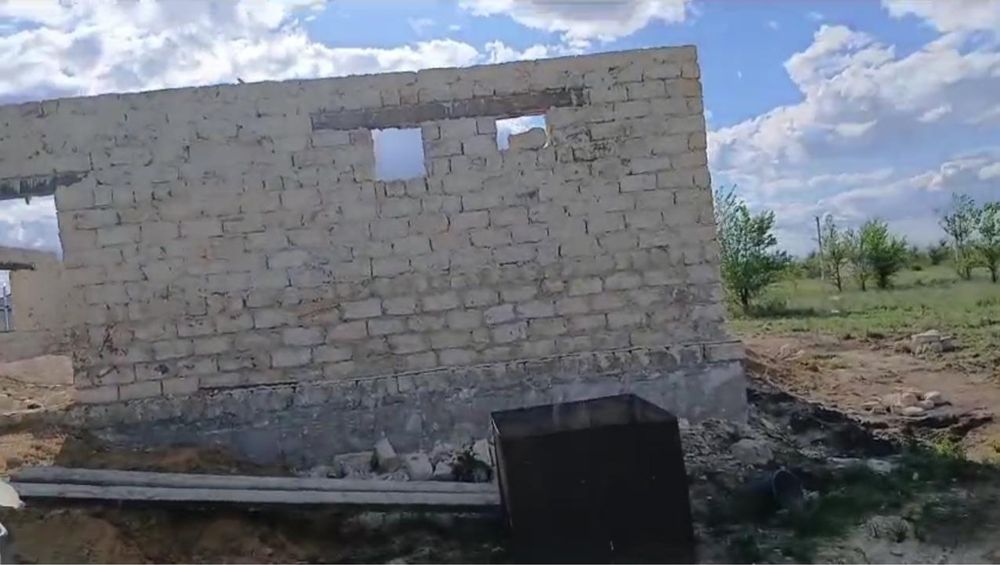 Земельный учаток с Недостройнным домом ж/м Шыгыс