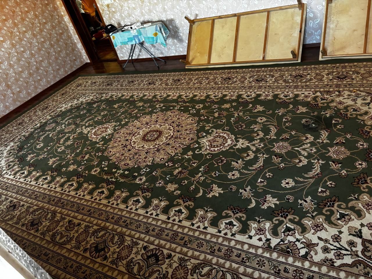 Кілем сатылады срочно