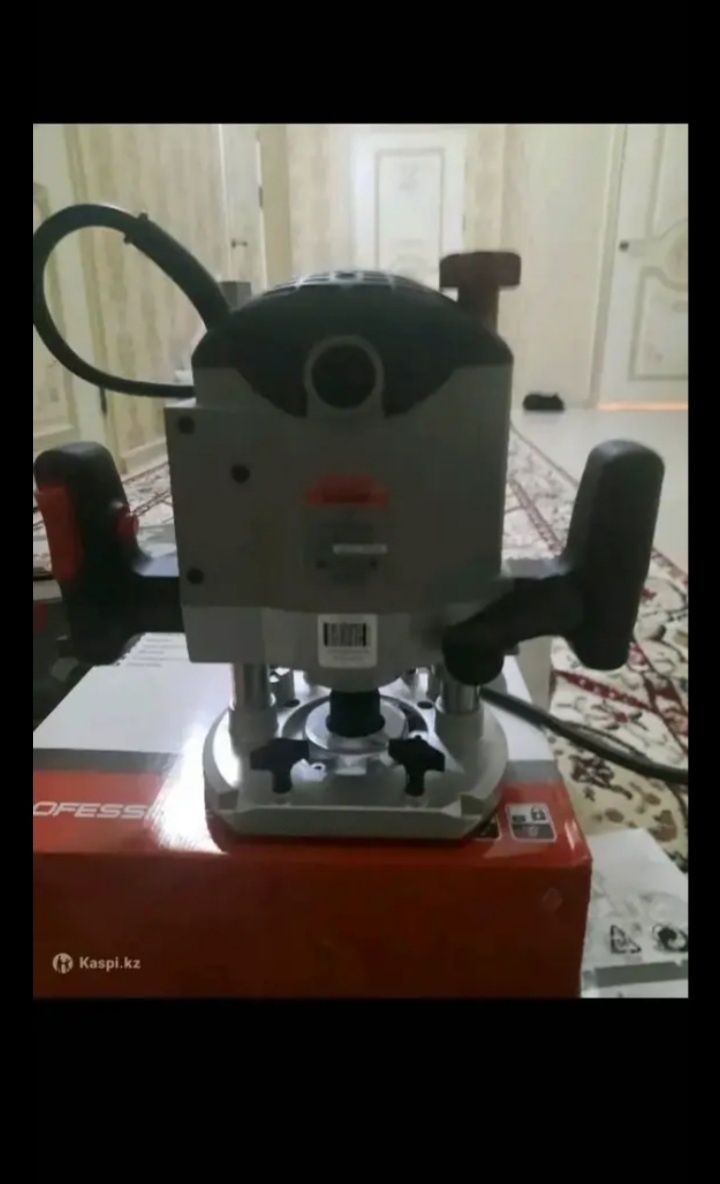 Фрезер вертикальный CROWN CT-11002 (Новый)