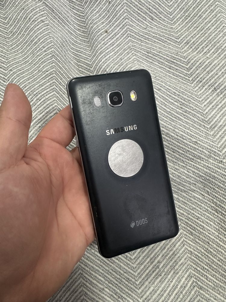 Продаю смартфон Samsung J510