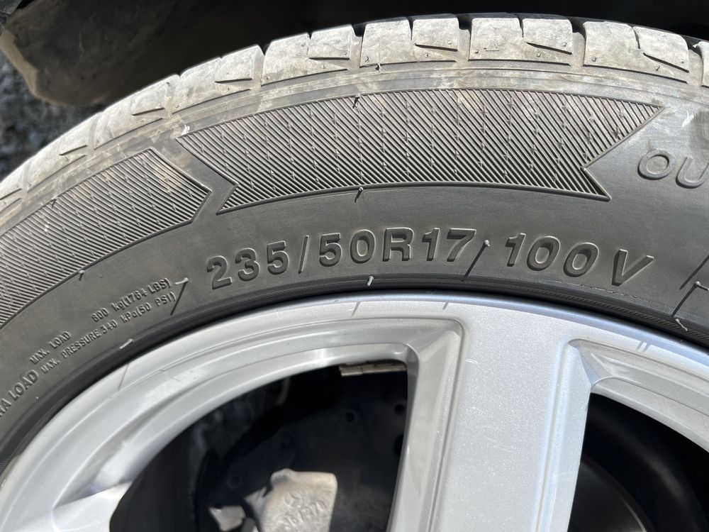 Меняю на R16 размер. На родные диски мерседеса W210