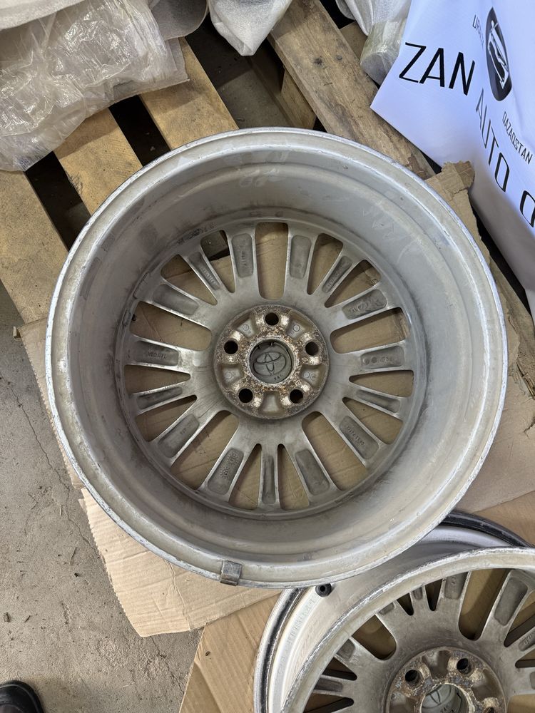 Диски R17 камри 55 Оригинал в хорошем состоянии. Toyota Camry 50/55