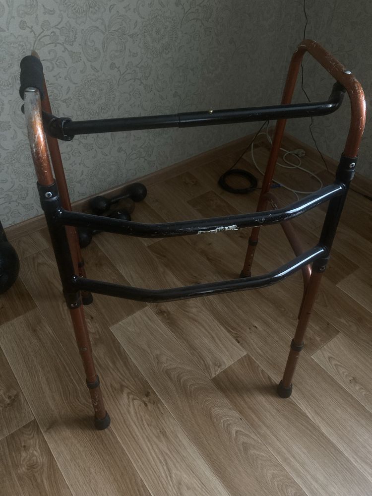 Продам ходунки для взрослых