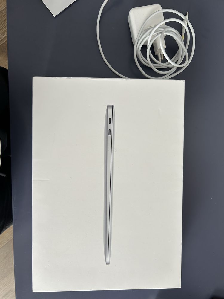 Apple Macbook air m1