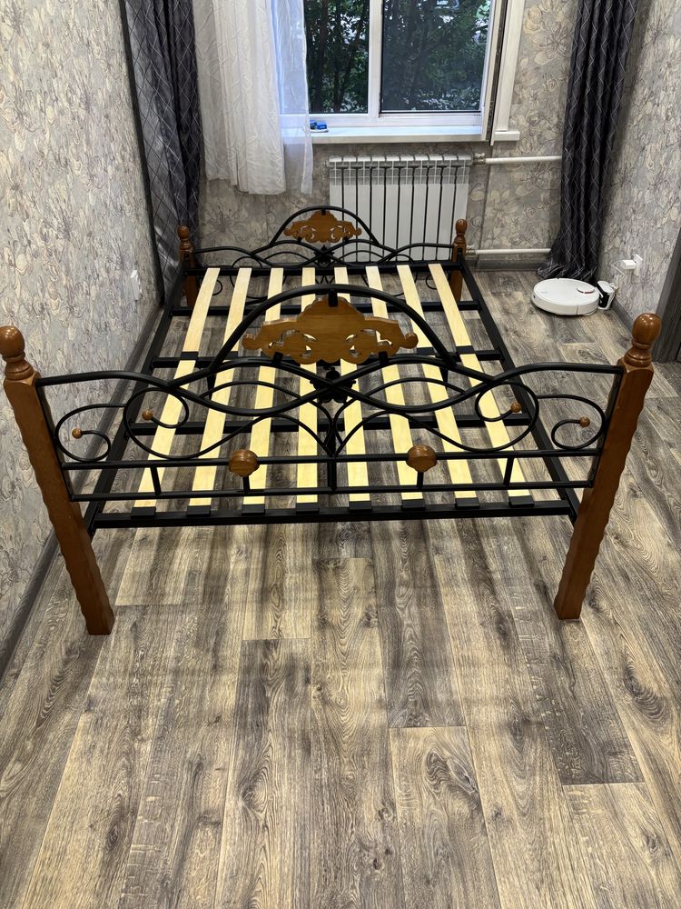 Продам кровать для спальни